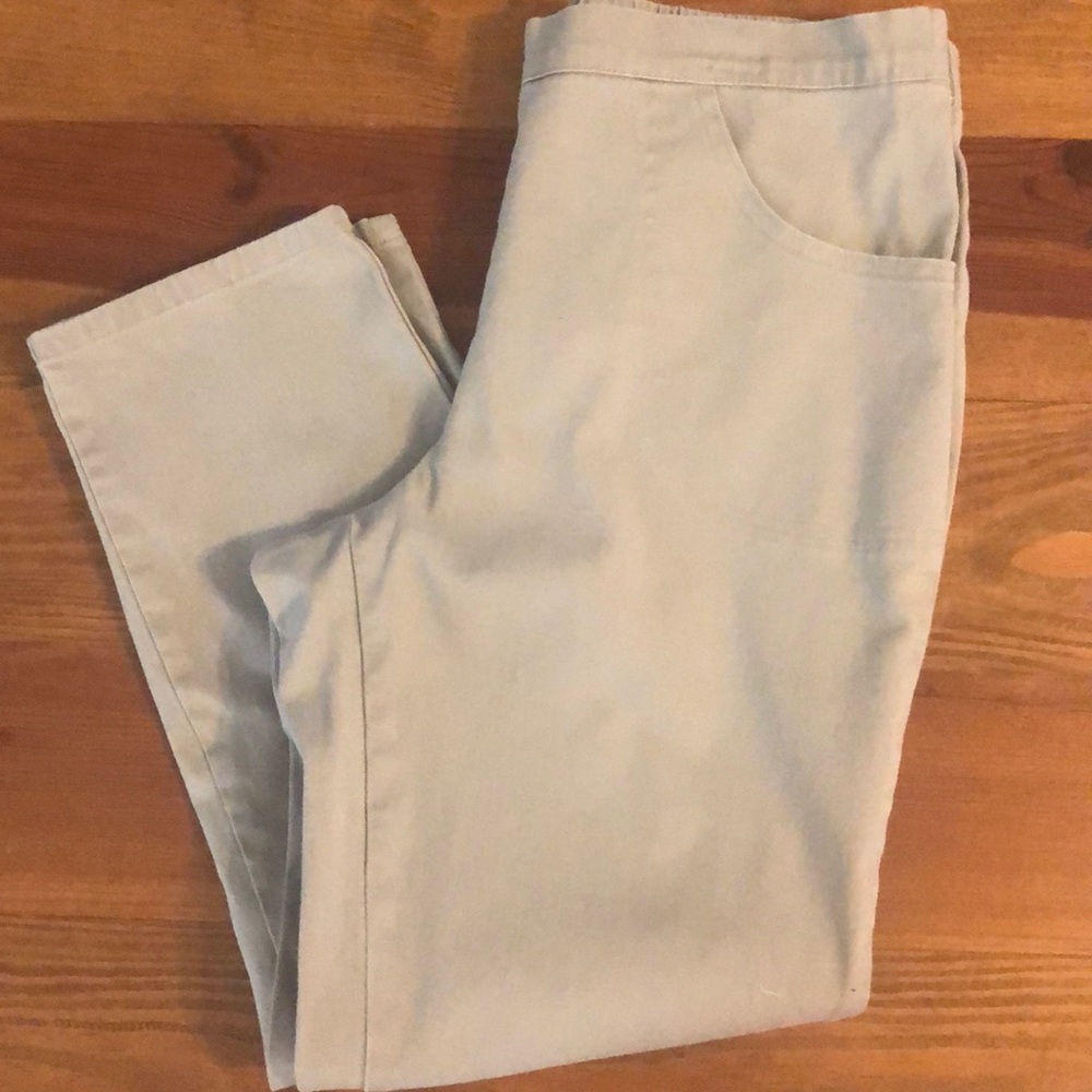 Ladies Khaki Pants 👖 with Stretch